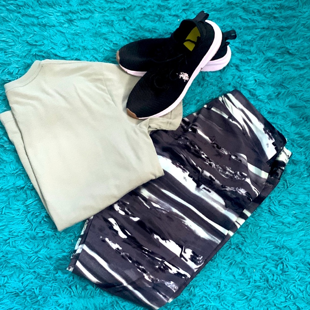 💚✅Calvin Klein performance quick dry workout pants.